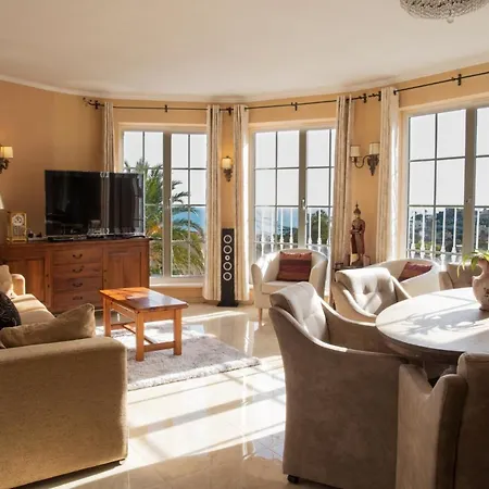 וילה Belucra,10p,seaview,jacuzzi,pool