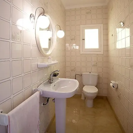 Belucra,10p,seaview,jacuzzi,pool וילה קלפה