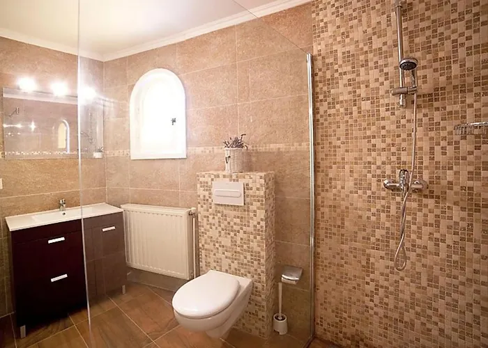 Willa Belucra,10p,seaview,jacuzzi,pool