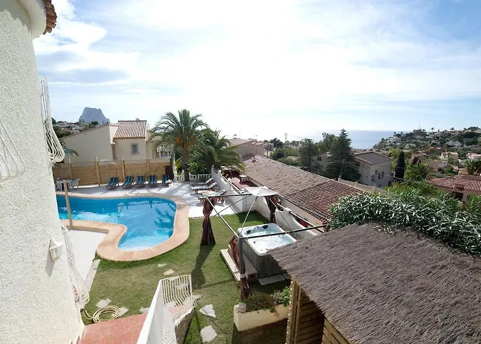 ヴィラ Belucra,10p,seaview,jacuzzi,pool