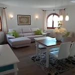 Villa Belucra,10p,seaview,jacuzzi,pool